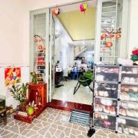 Siêu hiếm bán nhà 3 tầng 50m2 - 3 mặt hẻm xe hơi Lê Quang Định