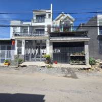 Nhà phố 130m KDC gần bờ hồ Biconsi, phường Tân Bình,TP Dĩ An