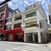 Cho thuê mặt bằng thương mại 3 mặt tiền 