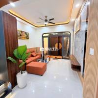 SIÊU PHẢM KHAN HIẾM| Nhà 2 Mặt hẻm Trần Hưng Đạo| DT: 3.3 X11m -2 Tầng