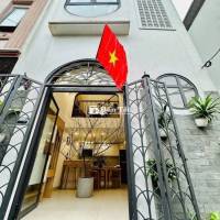 Cho thuê nhà Bát Khối - Cự Khối - Ô tô đỗ - Full đồ ở ngay. Giá 8,5tr