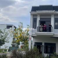 Nhà góc view Sông- DT 125m2- 2 tầng- SHCC