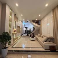 RẺ NHẤT HAI BÀ TRƯNG ! 10m ra ô tô, 5 phòng ngủ , nhà đẹp ở ngay