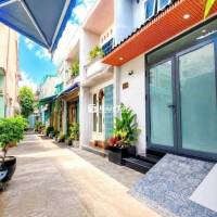 Nhà mới hẻm xe hơi tới nhà, Lũy Bán Bích 5x10 3 tầng ST 4PN Giá 5.1 Tỷ