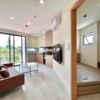Cho thuê studio ban công tách bếp full ngay Quốc Hương - cầu Sài Gòn