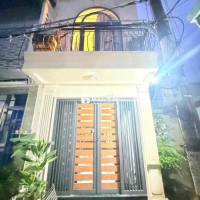 nhà Nguyễn kiệm 3 phòng 1 trệt lầu