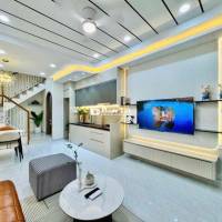 nhà xây mới Bạch Đằng 3 tầng full nội thất 5ty980tl