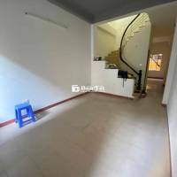 Cho thuê nhà nguyên căn phố Nguyên Hồng - gần công viên hồ Thành Công