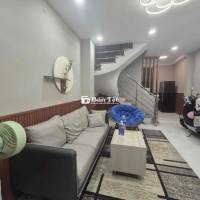 Cho Thuê Nhà Nguyên Căn 2Ph Ngủ 2WC Nằm Mgwy Ngã Tư Hàng Xanh