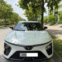 VinFast VF7 Eco 2026 Trắng 1 vạn km