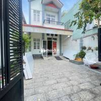 Nhà sân vườn rộng 5 phòng Hẻm 30/4 giá tốt