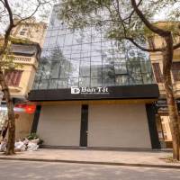 Cho thuê sàn VP mặt phố Hoa Lư: 90m2, MT: 9m, điều hòa, thang máy.