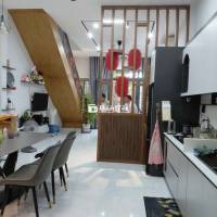 Nhà mới ngay chợ Tân Hương, phòng khách rộng, sát bên trường mầm non