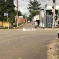 Nhà mặt tiền đường Tây Hòa 15.