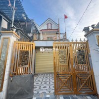 Nhà mặt tiền đường Long Phú 