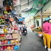 nhà cấp 4 mặt tiền trong lồng chợ tam hà. thích hợp kinh doanh