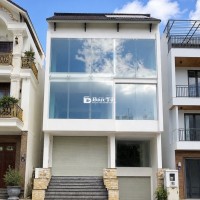 Cho thuê Nhà 8x18m hầm 3 lầu 400M2 Sử Dụng p.Thạch Mỹ Lợi-giá 45TR