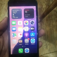 Apple iPhone SE 2020 Chụp Ngang Iphone 11