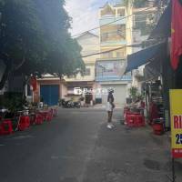 Nhà cấp 4 hẻm xe hơi 5x18 ngay sân hoàng long