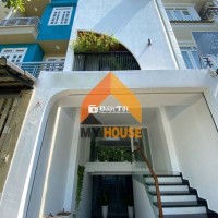 SAU LƯNG MEGA NHÀ HẦM TRỆT 4LẦU NHÀ ĐẸP ĐÚNG GIÁ VỊ TRÍ THUẬN LỢI