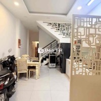 Giáp Phạm Văn Đồng - Nhà cứng cáp ở liền -3 tầng -DT 53m2 vuông vức