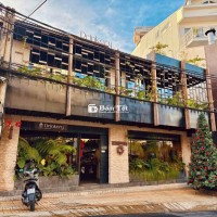 Cho thuê nhà mặt tiền Thái Văn Lung, Quận 1. DT: 15x25m