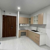Cho thuê 2PN 70m2 có rèm, máy lạnh chỉ 9 triệu/ tháng tại D-Vela