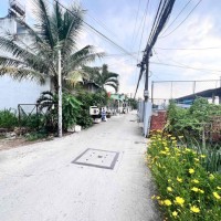 ĐẤT DT: 5 x 17.5m2. Giá: 4.75 tỷ