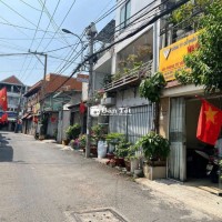 BÁN GầP Nhà 1 Xẹt NVQ  P ĐHT .DT 3,7x20,5 .1 trệt 3 lầu 4PN giá 6tỷ750