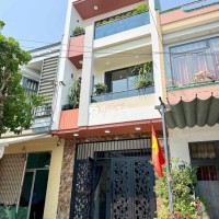 Bán Nhà Mới Full Nội Thất Đường Dương Đức Hiền gần biển