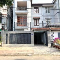 Cho thuê biệt thự có sân rộng gần xe Ford tiện văn phòng 16 triệu