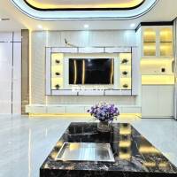 nhà hẻm xe hơi 4x14.5m 2 tầng kế Phú Mỹ quận 7 giá 5 tỷ nhĩnh
