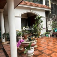 Cần bán BT Lo Góc 4,5T  phố  Đội Cấn -Liễu Giai DT 115m2 MT 8m 45,9 ty