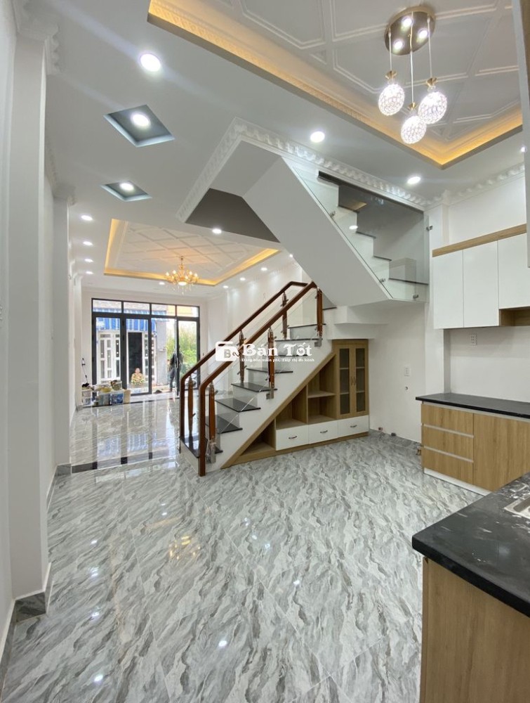 CẦN TIỀN BÁN GẤP! NHÀ MỚI LONG HẬU - GIÁ SỐC 2 TỶ 590 TRIỆU!