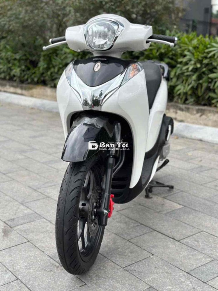 Cần bán SH Mode cuối 2018 Trắng Sport cực chất.