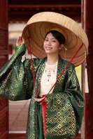 Hoàng Thùy Linh