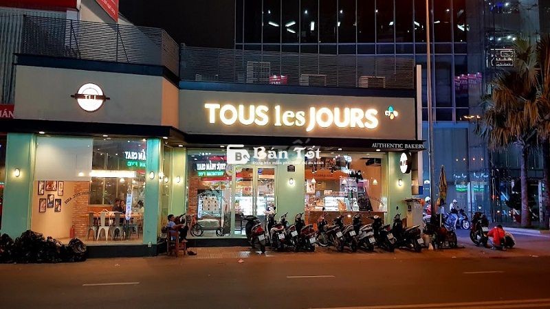 Cho thuê mặt bằng đường Cách Mạng Tháng Tám, Quận 3. Ngang 8 mét