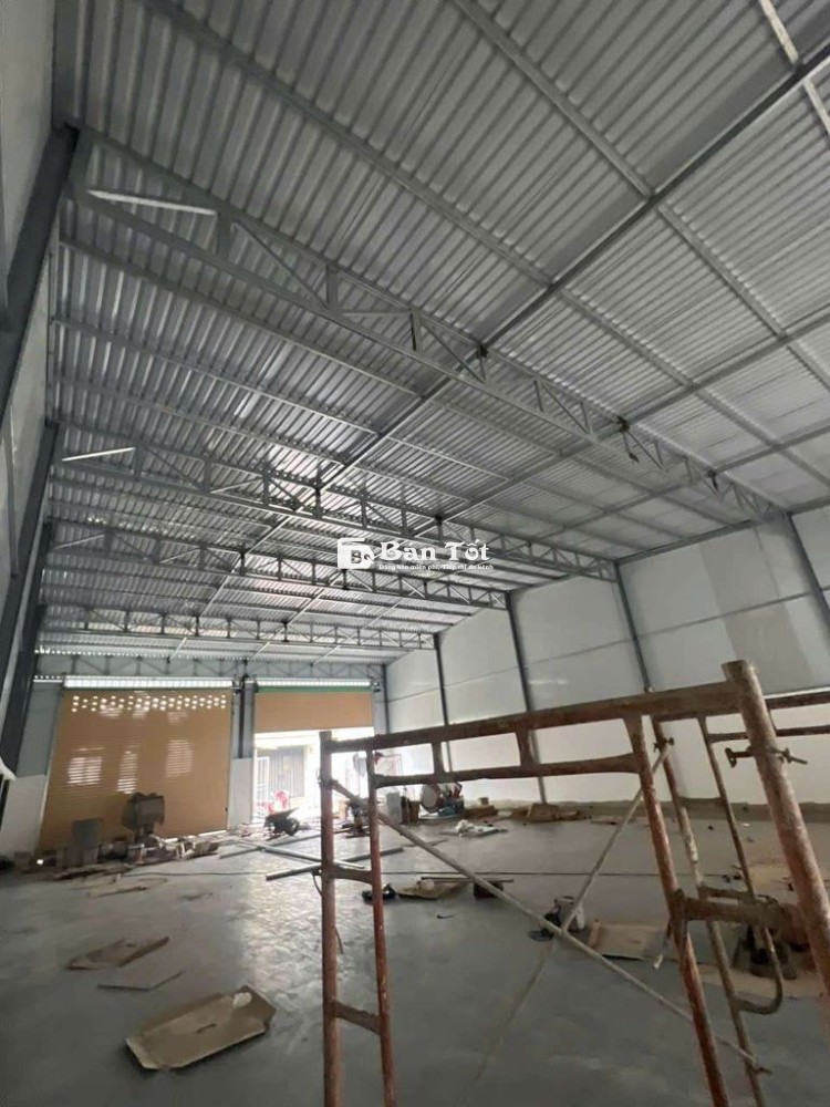 Xưởng mới xây 12x30M 1/ phan văn hớn gần cầu tham lương