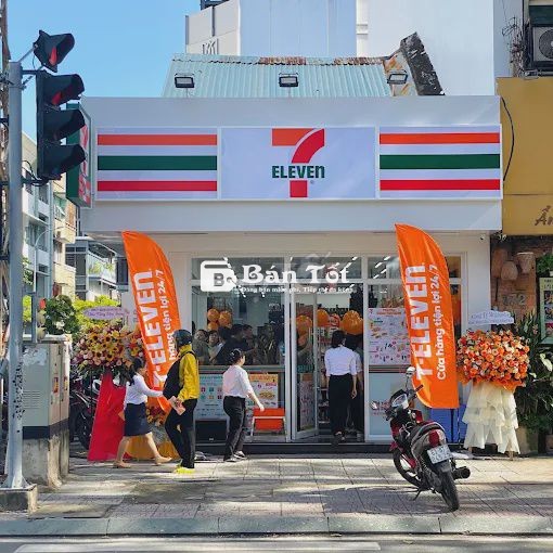 Cho thuê nhà GÓC 2MT Nguyễn Tri Phương, Phường 4, Quận 10. DT: 5x20m