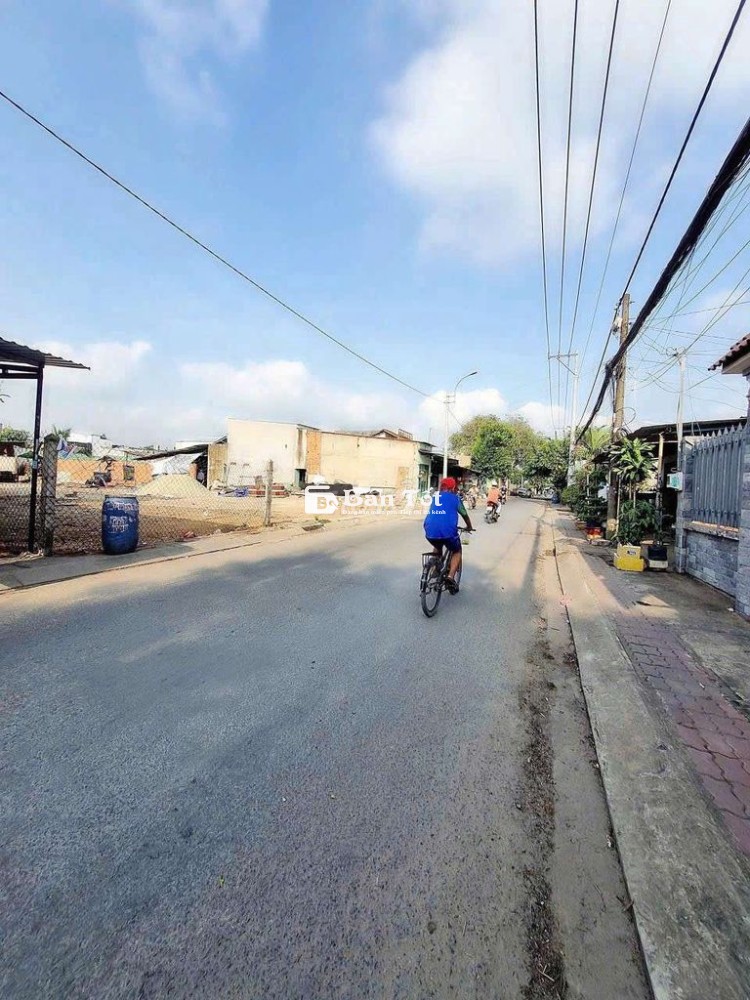 Cần Bán  đất mặt tiền kinh doanh buôn bán. dt: 5x36m.