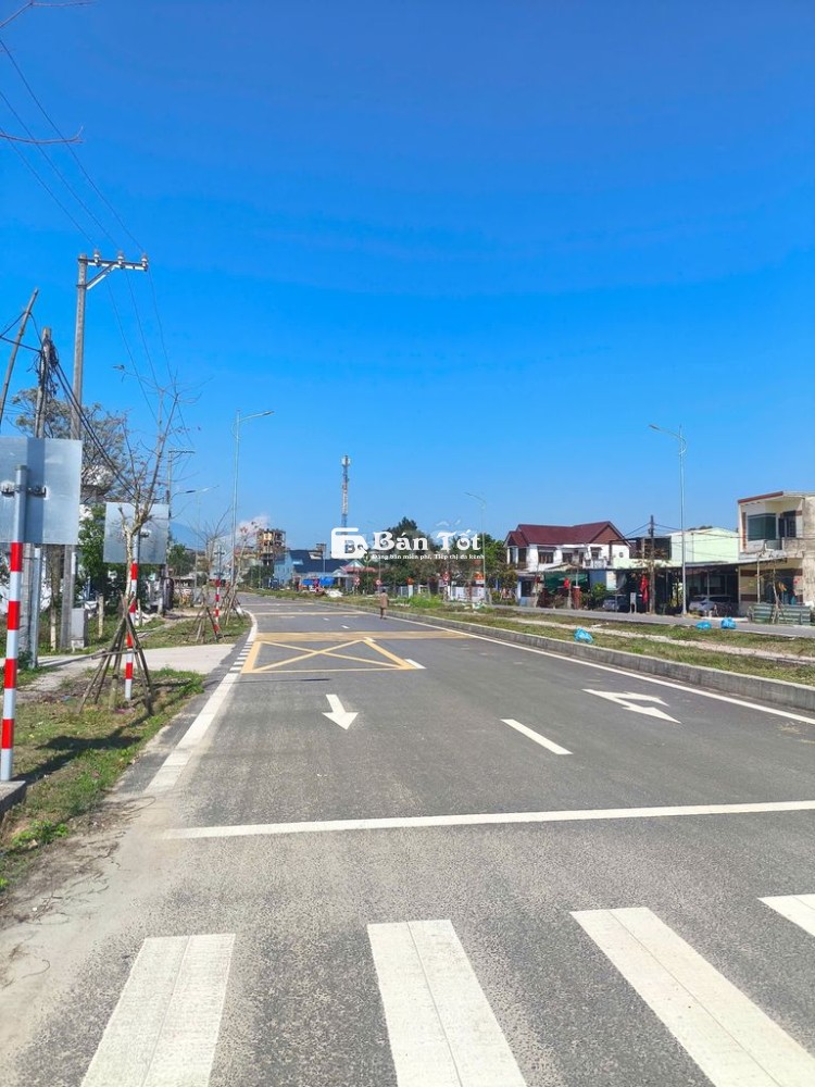 HOà Tiến ngang 6m đường nhựa  7m5 sát NAm KỲ KHởi NGhĩa 