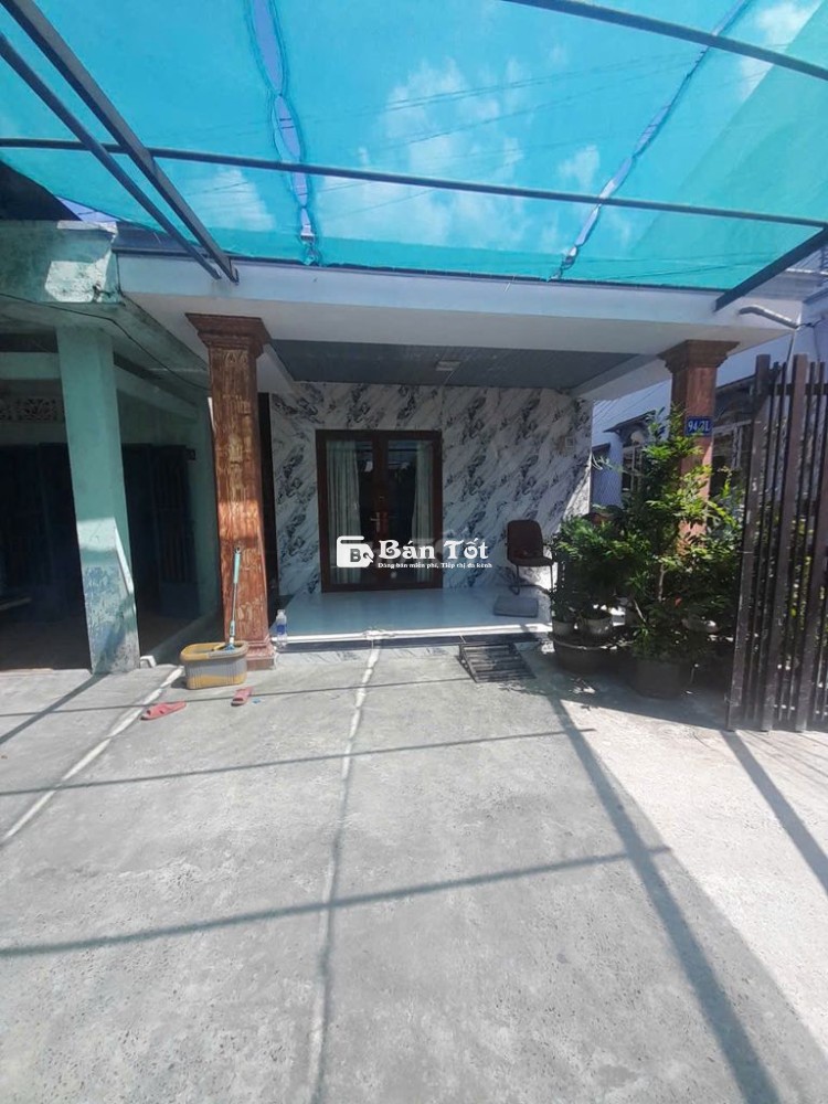 Bán nhà gần Chợ HÓC MÔN