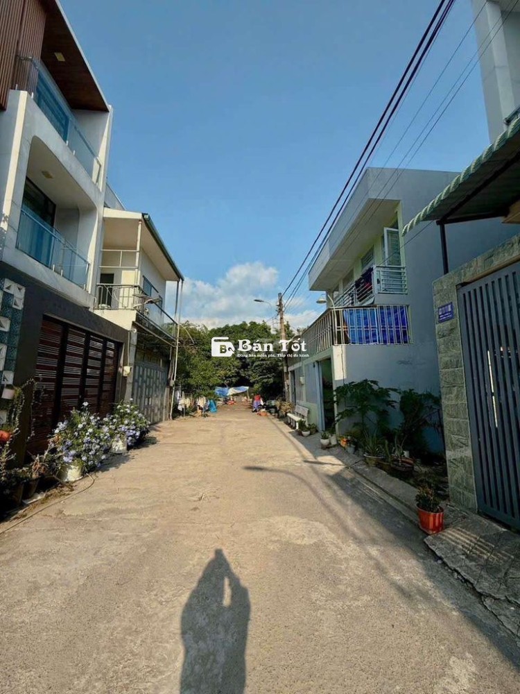 BÁN ĐẤT ĐƯỜNG NGUYỄN CƯ TRINHONG TRƯỜNG NGAY CHỢ ỦY BAN