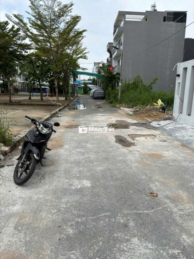 ĐẤT KDC 1368 LÊ VĂN LƯƠNG, 6,1X13.2M ĐỐI DIỆN CÔNG VIÊN