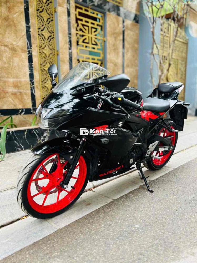 Suzuki gsx R150 cuối 2020 xe nguyên zin đẹp keng .