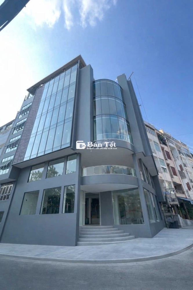 Cho thuê VP 205m2 Hoàng Sa view kính panorama cơ sở vật chất mới
