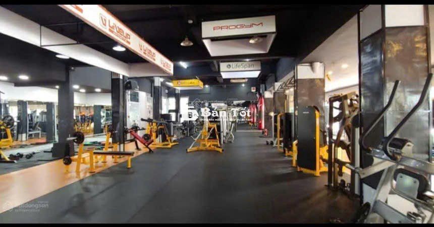 (Siêu hiếm) mặt bằng 1600m2 MT Quận 3, ngang 20m*45m2