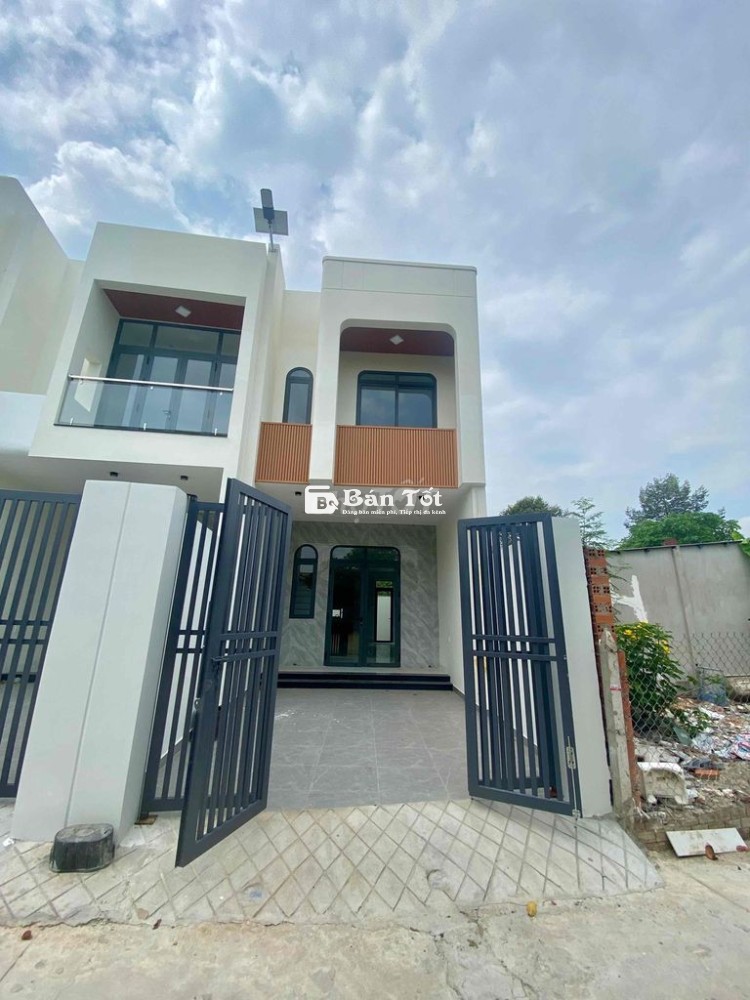 Bán gấp nhà 2 mặt tiền Phú Mỹ, sạch đẹp mới nở hậu 5.25m