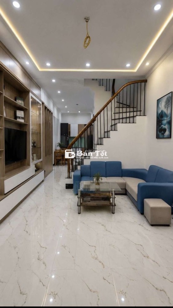 Hơn 7 tỷ Phố Minh Khai, 42m2*4T*4N, Ngõ 3m, Gần phố, 2 nhà ô tô tránh
