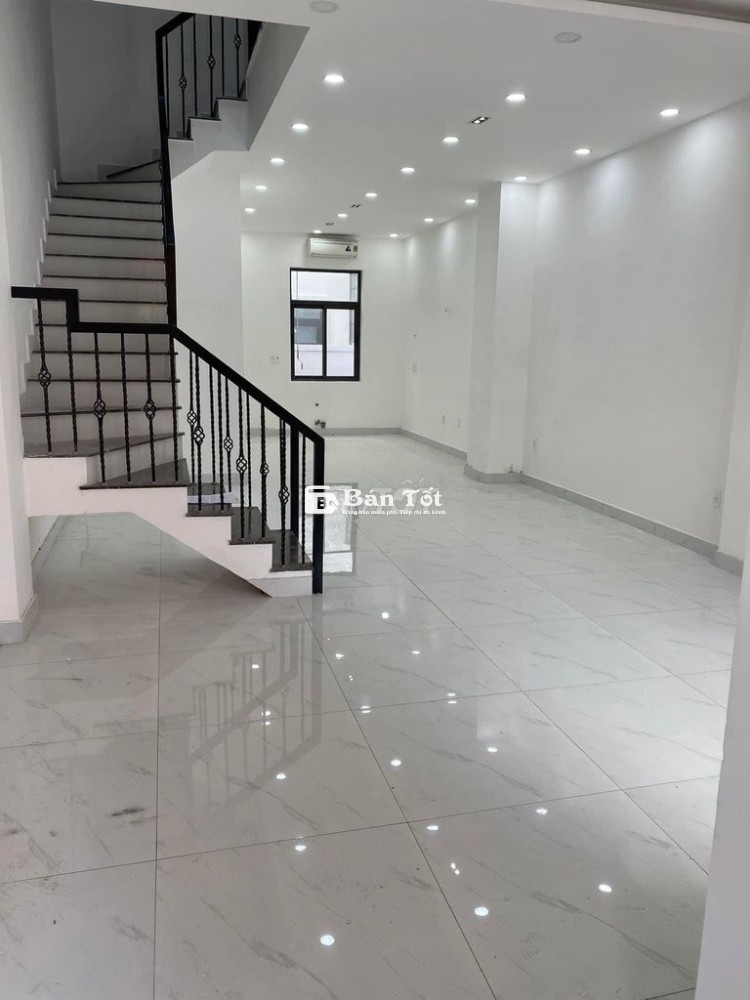 Cho thuê nhà mặt tiền Liên Phường gần Đỗ Xuân Hợp 5x20m 3L4PN